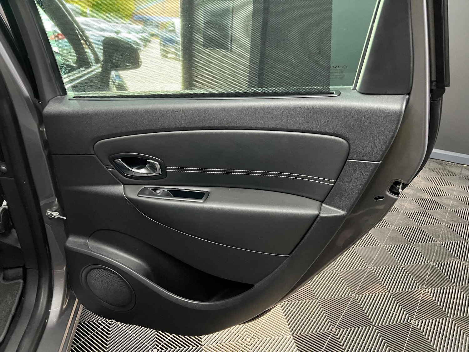 Used Renault Scenic 2015 for sale - 76671634: Photo 32