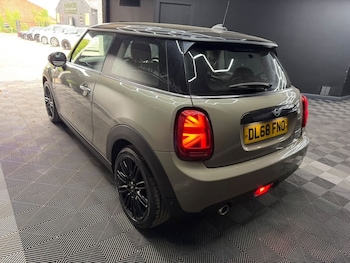 Used MINI Hatch 2018 for sale - 79210132: Photo