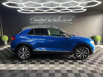 Used Volkswagen T-Roc 2019 for sale - 76647578: Photo