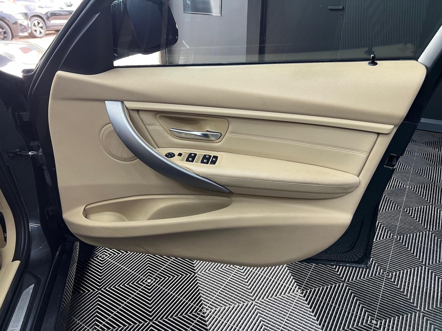 Used BMW 3 Series 2012 for sale - 76727931: Photo 23