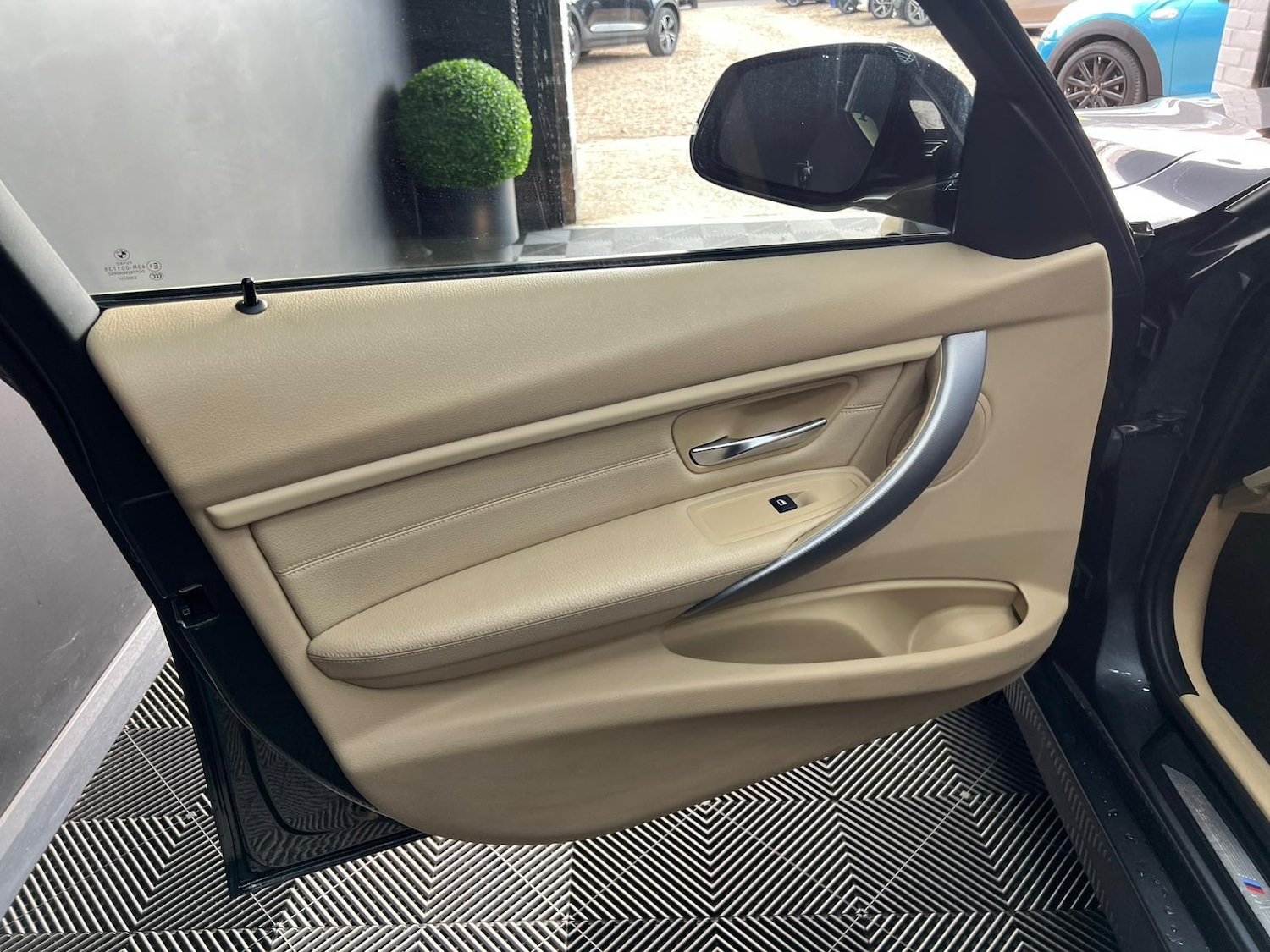 Used BMW 3 Series 2012 for sale - 76727931: Photo 26