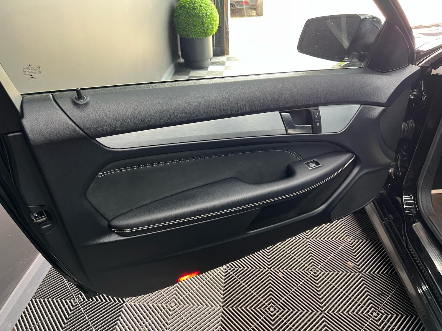 Used Mercedes-Benz C Class 2014 for sale - 76671419: Photo 21