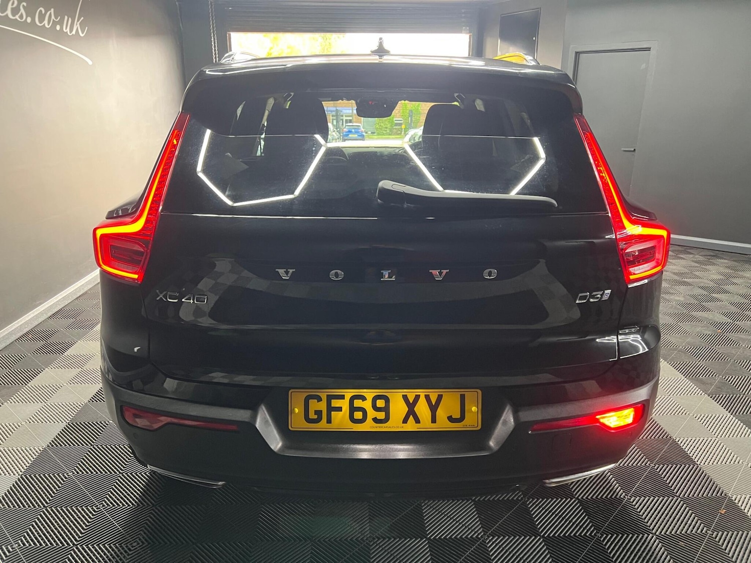 Used Volvo XC40 2019 for sale - 76647440: Photo 10