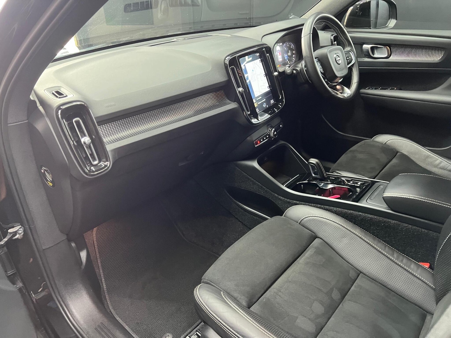 Used Volvo XC40 2019 for sale - 76647440: Photo 26