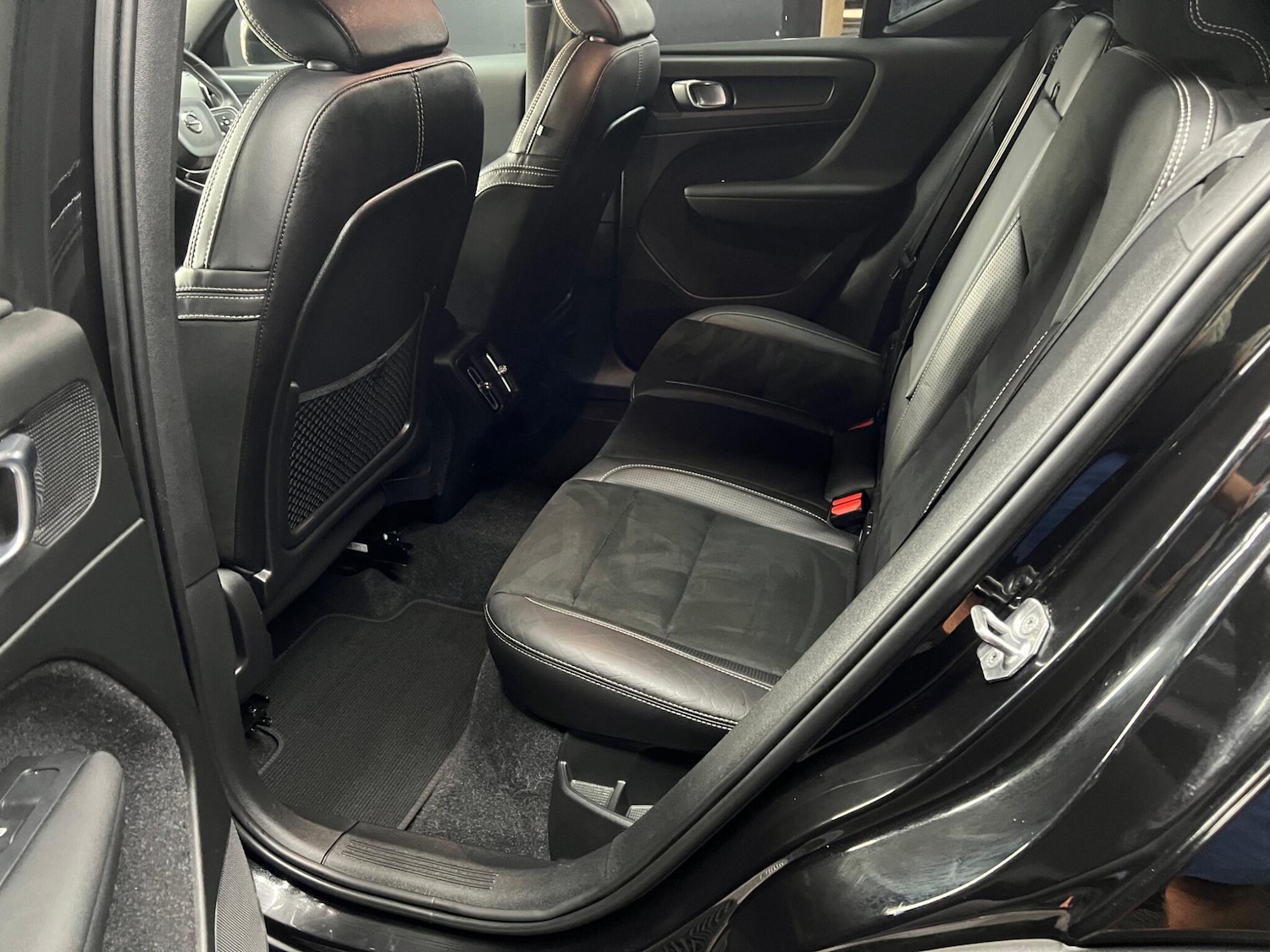 Used Volvo XC40 2019 for sale - 76647440: Photo 30