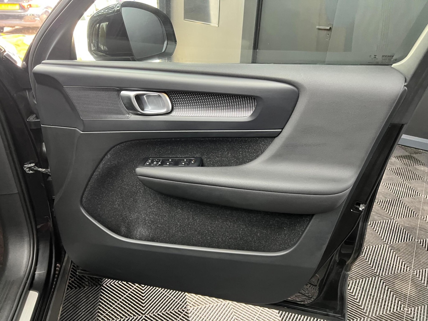 Used Volvo XC40 2019 for sale - 76647440: Photo 37