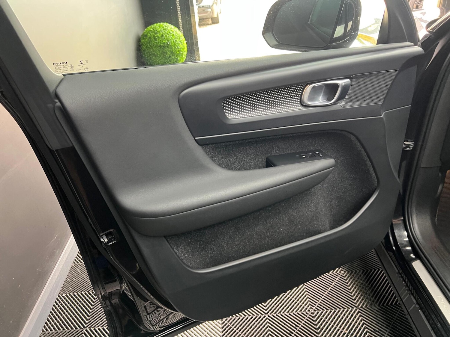 Used Volvo XC40 2019 for sale - 76647440: Photo 39