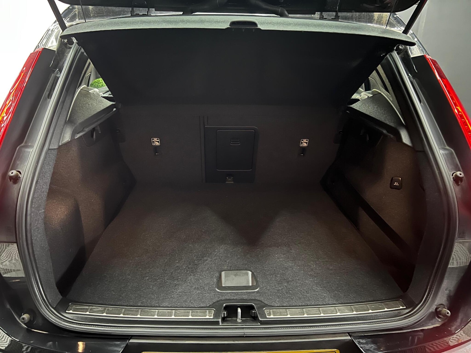 Used Volvo XC40 2019 for sale - 76647440: Photo 42