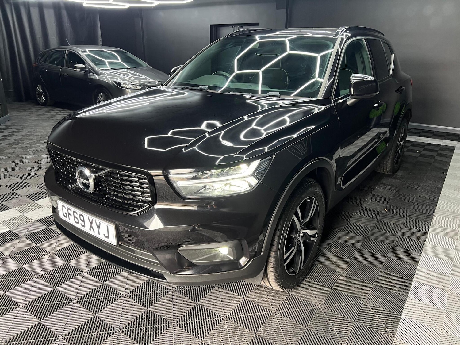 Used Volvo XC40 2019 for sale - 76647440: Photo 5
