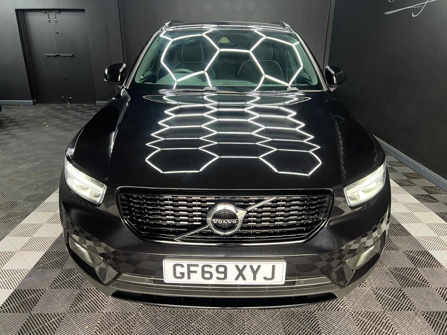 Used Volvo XC40 2019 for sale - 76647440: Photo 9