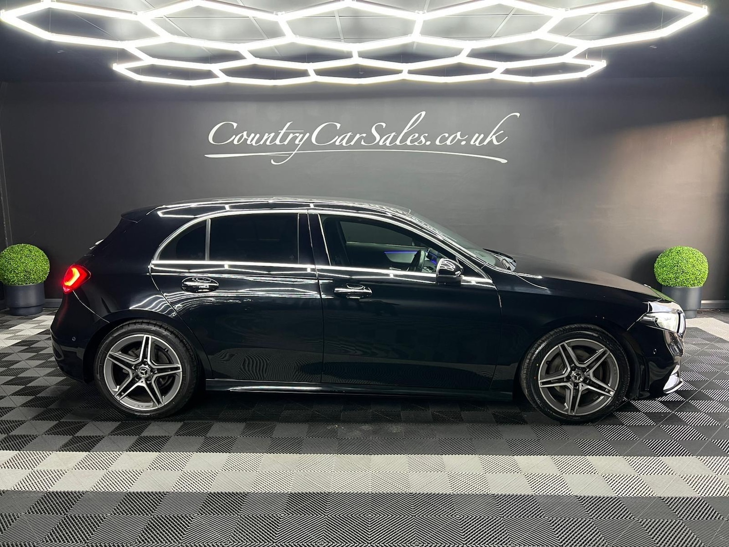 Used Mercedes-Benz A-Class 2019 for sale - 76992520: Photo 1