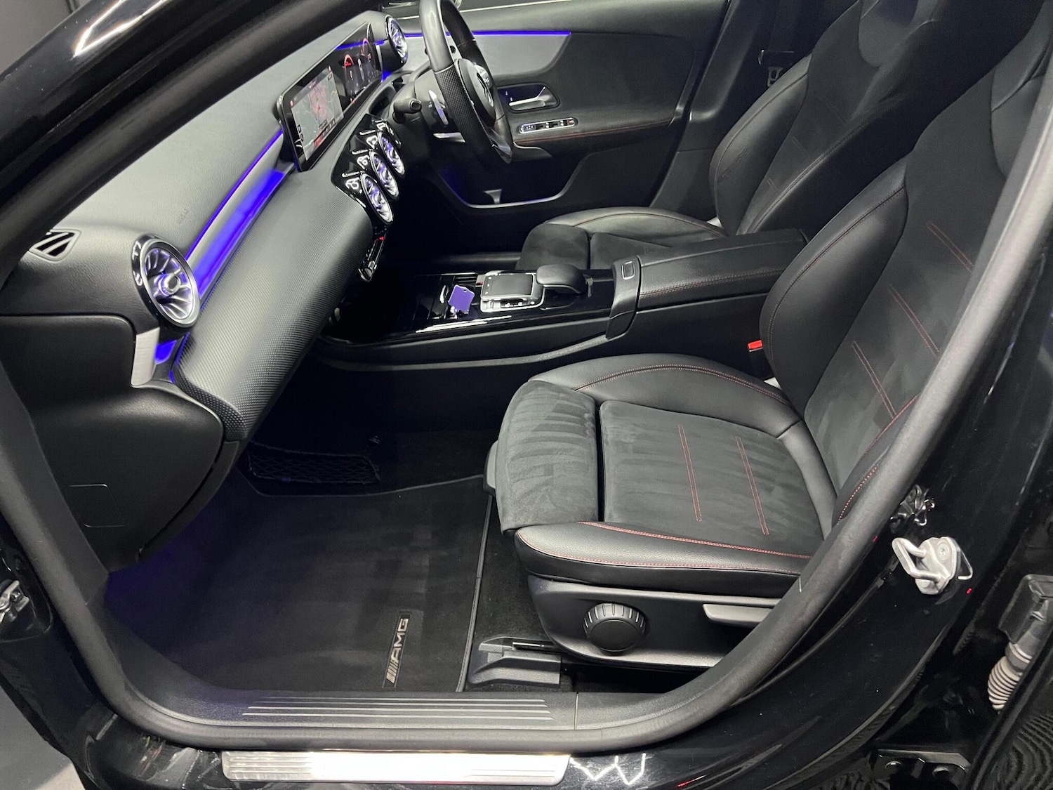 Used Mercedes-Benz A-Class 2019 for sale - 76992520: Photo 23