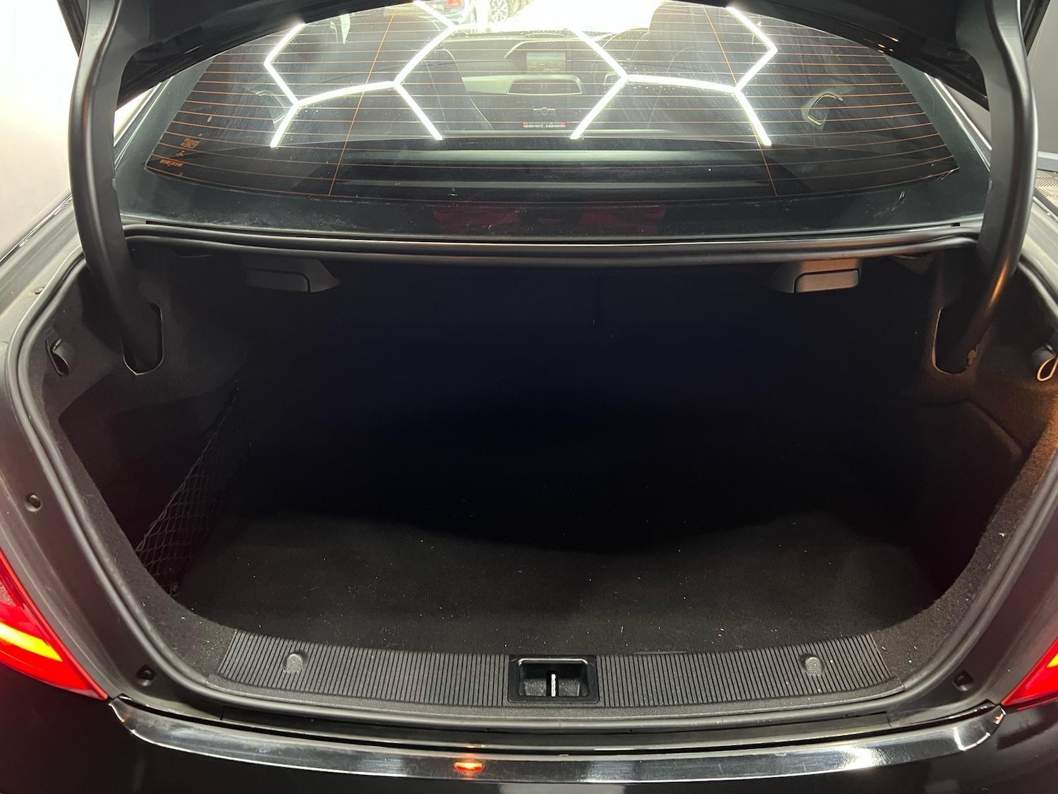 Used Mercedes-Benz C Class 2014 for sale - 76647595: Photo 25