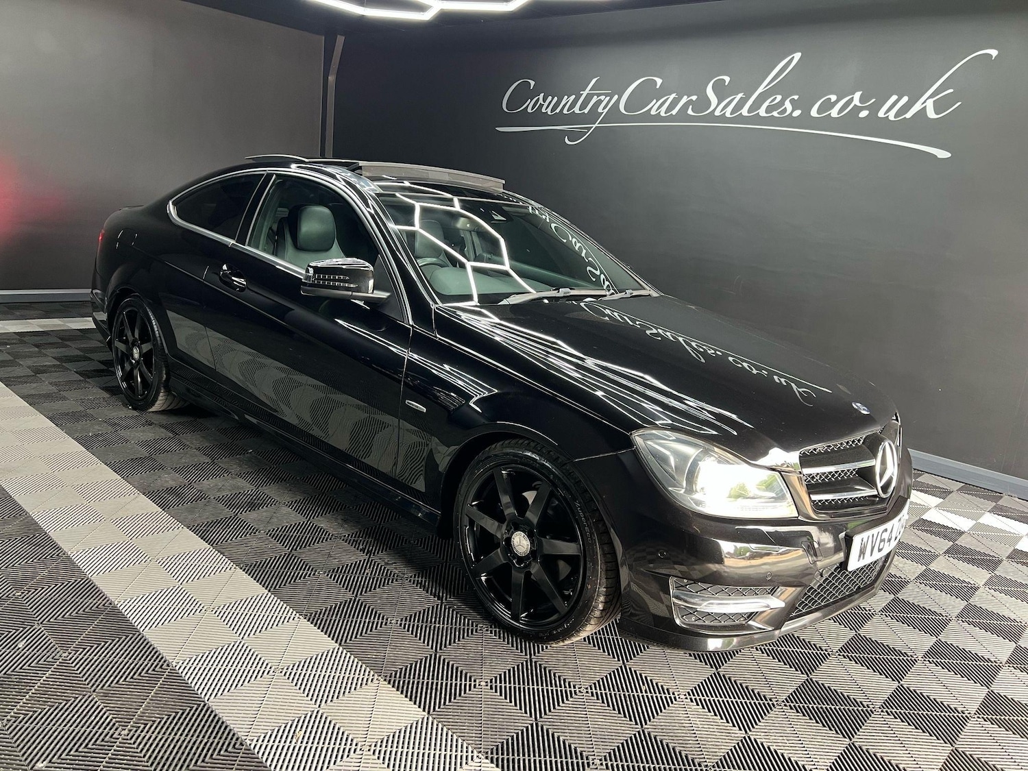 Used Mercedes-Benz C Class 2014 for sale - 76647595: Photo 3