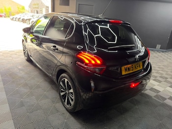 Used Peugeot 208 2019 for sale - 79506198: Photo