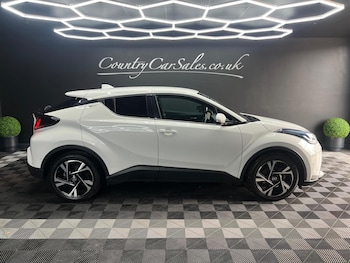 Used Toyota C-HR 2022 for sale - 76647452: Photo