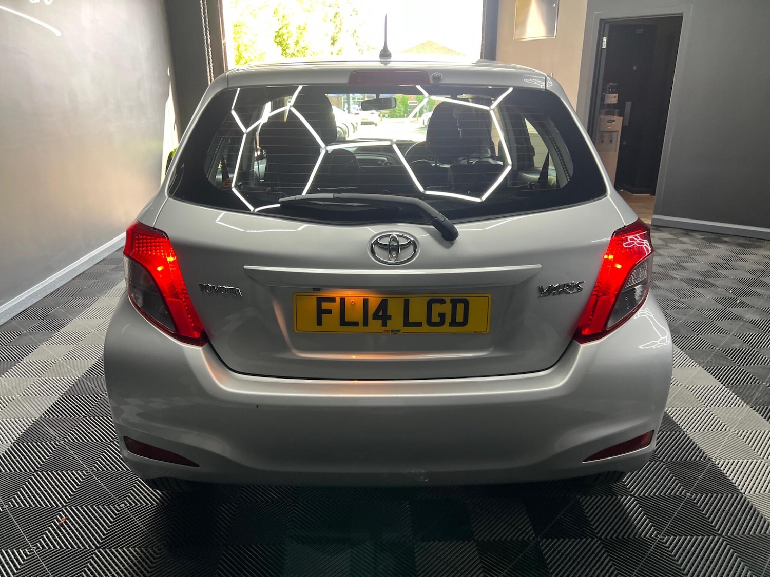 Used Toyota Yaris 2014 for sale - 76781089: Photo 12