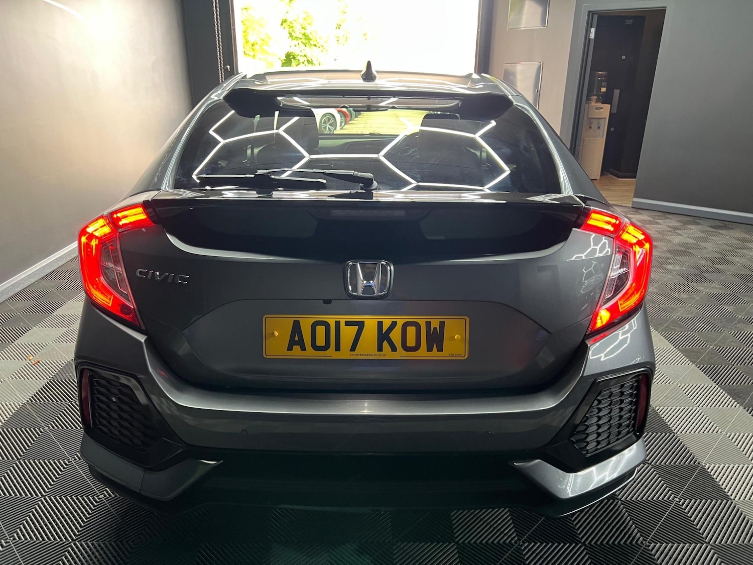 Used Honda Civic 2017 for sale - 76647503: Photo 12