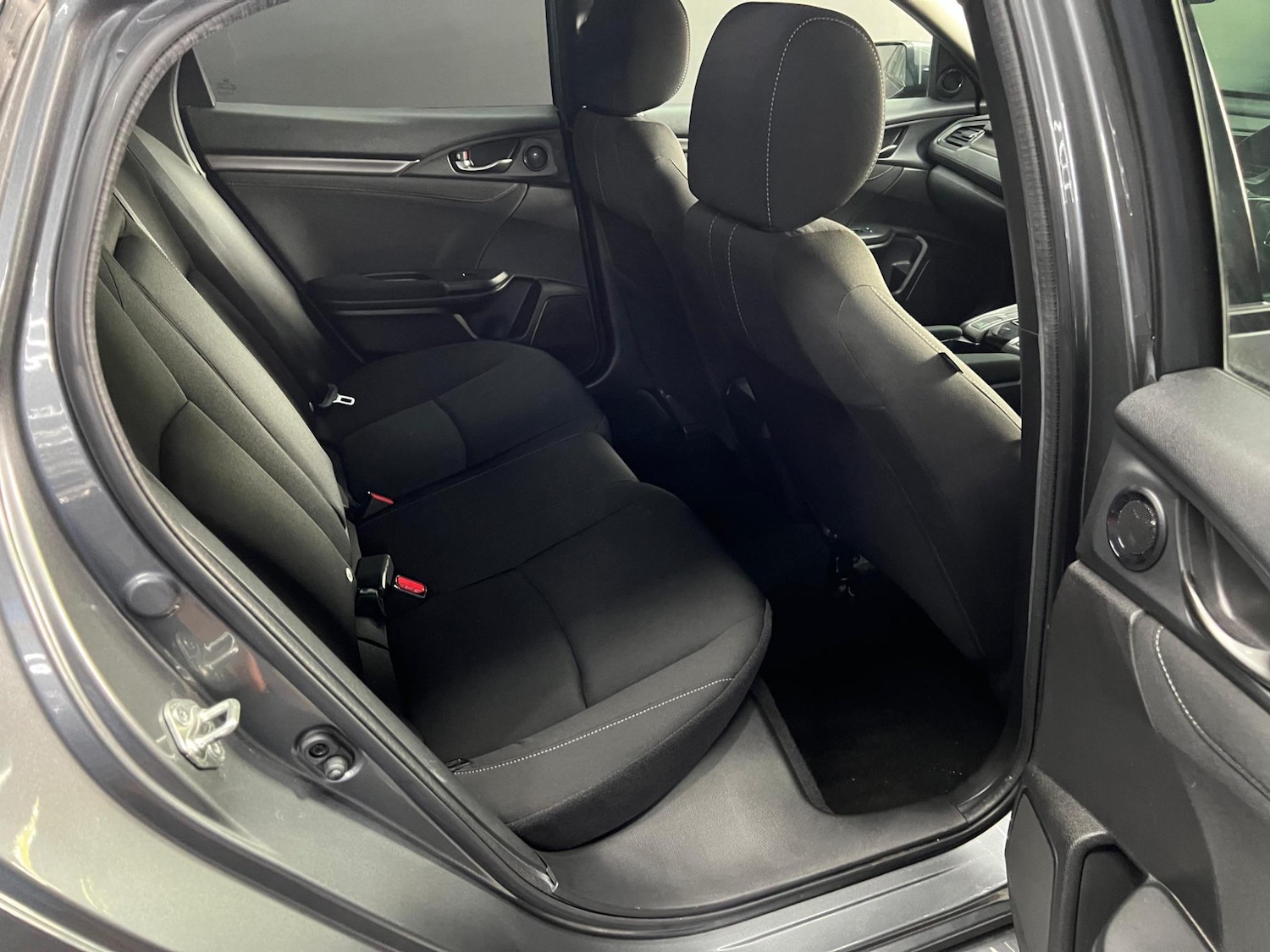 Used Honda Civic 2017 for sale - 76647503: Photo 22