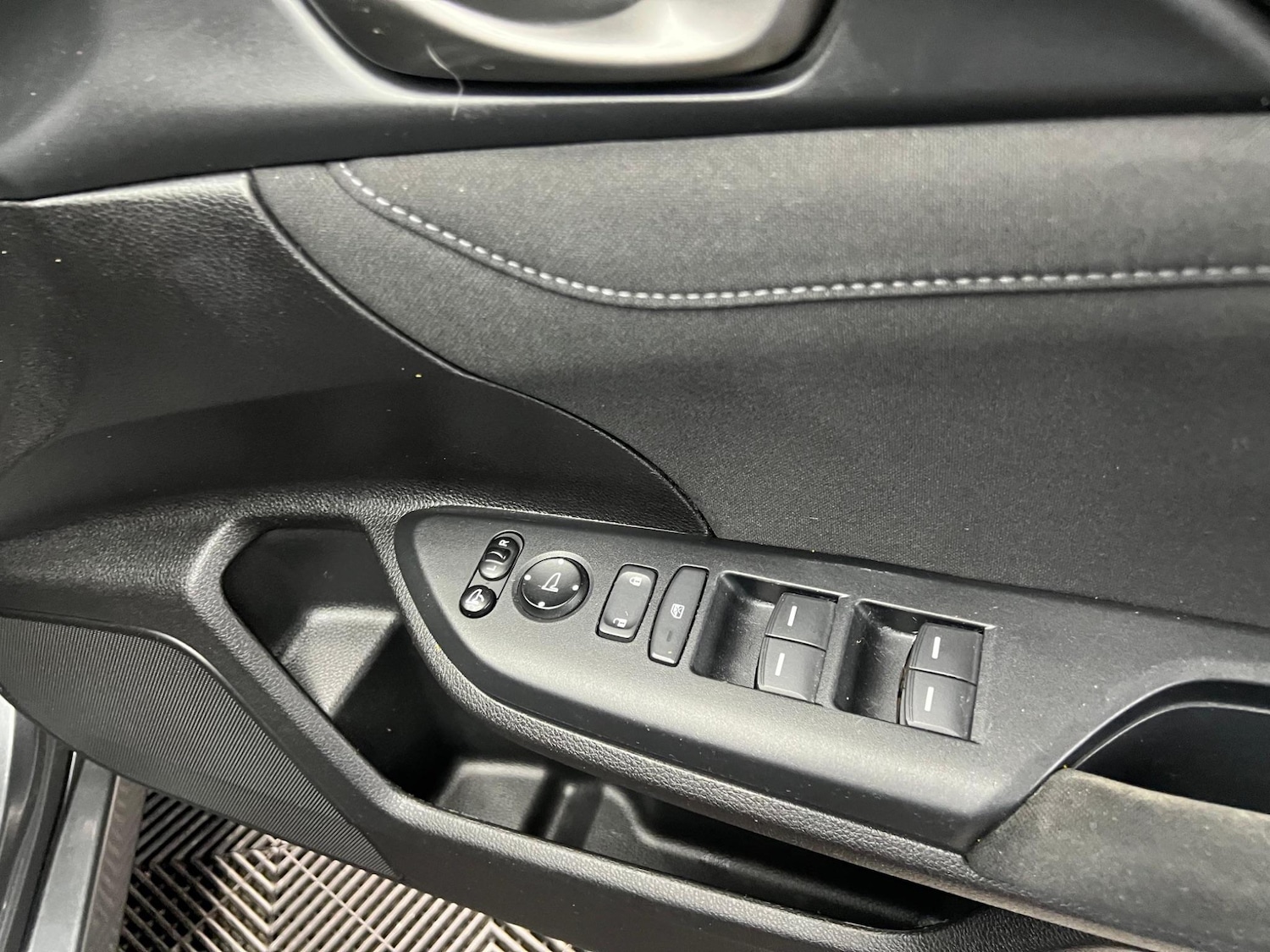 Used Honda Civic 2017 for sale - 76647503: Photo 24