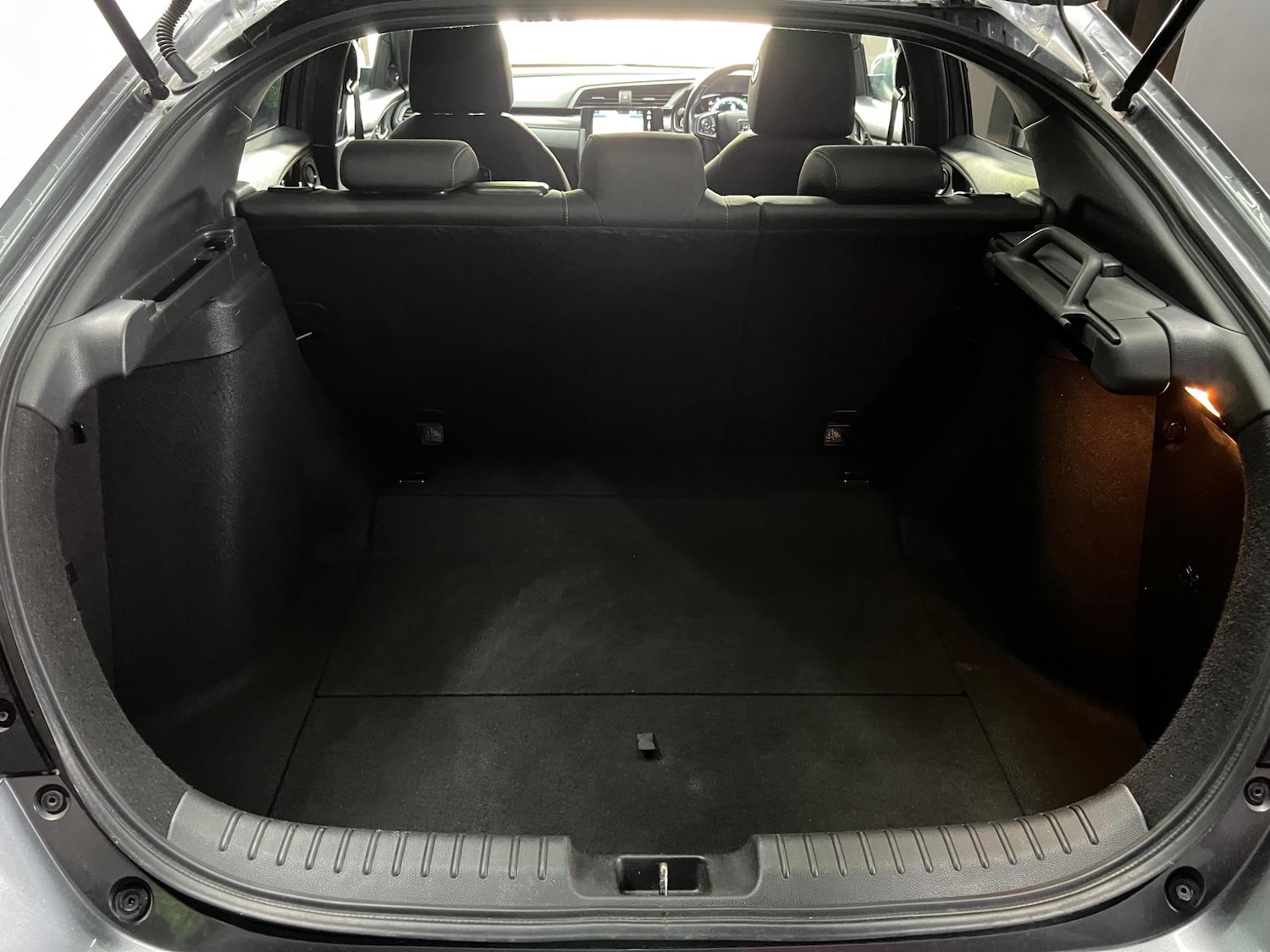 Used Honda Civic 2017 for sale - 76647503: Photo 25