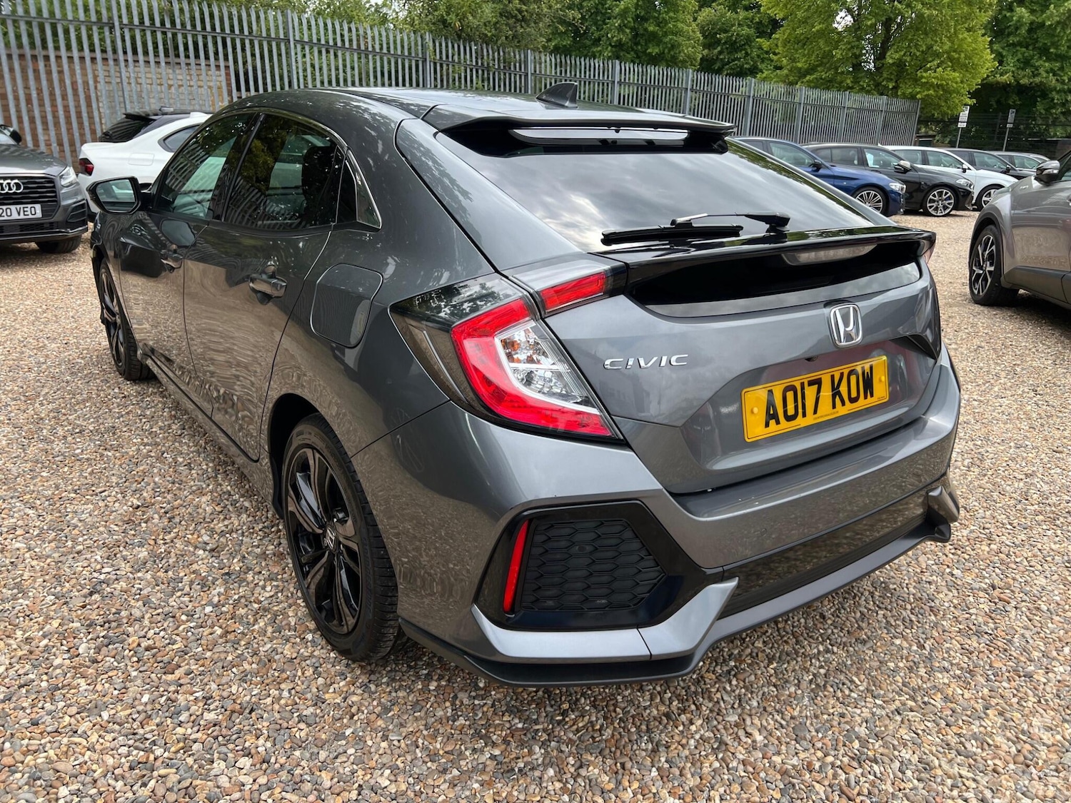 Used Honda Civic 2017 for sale - 76647503: Photo 32