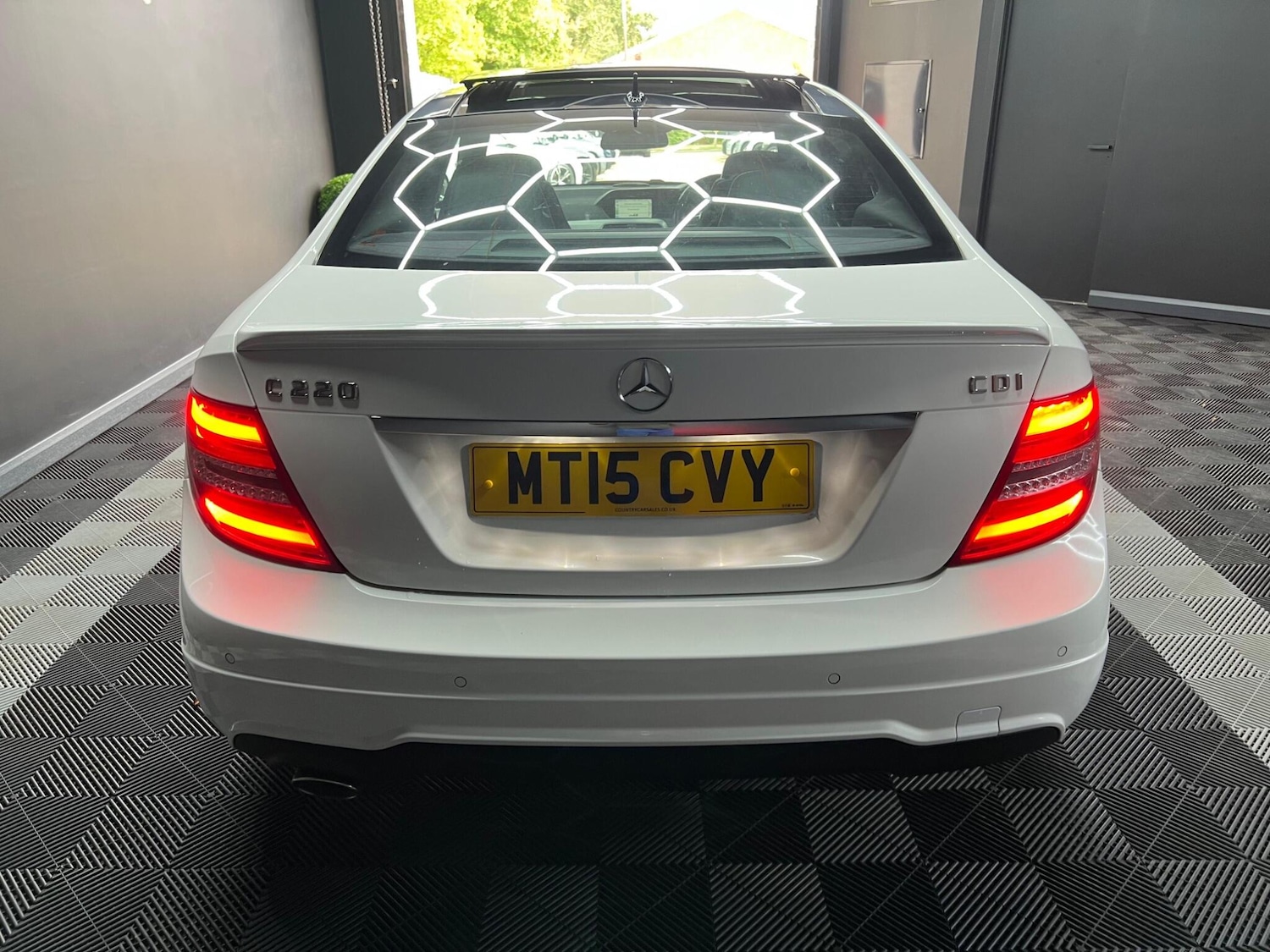 Used Mercedes-Benz C Class 2015 for sale - 76647472: Photo 12