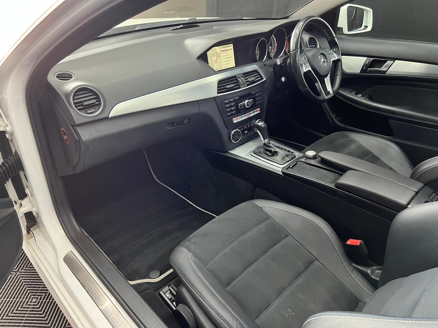 Used Mercedes-Benz C Class 2015 for sale - 76647472: Photo 14