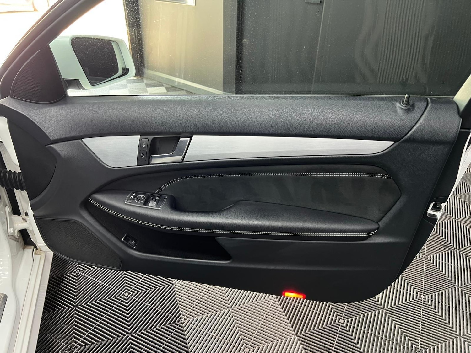 Used Mercedes-Benz C Class 2015 for sale - 76647472: Photo 21