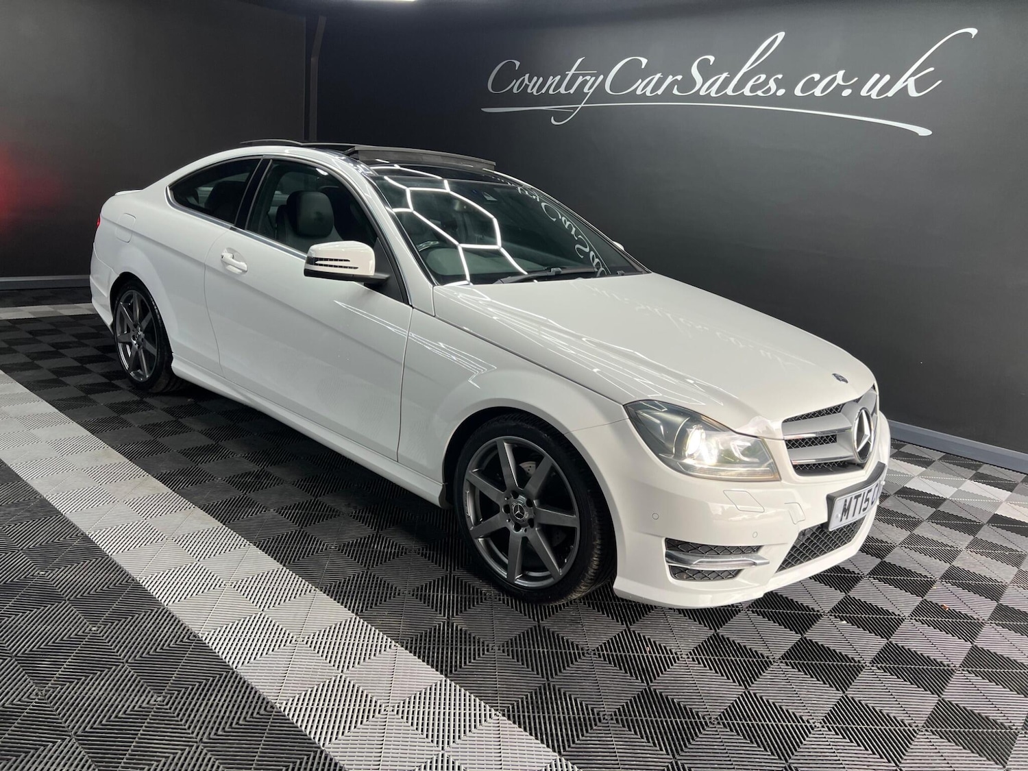 Used Mercedes-Benz C Class 2015 for sale - 76647472: Photo 3