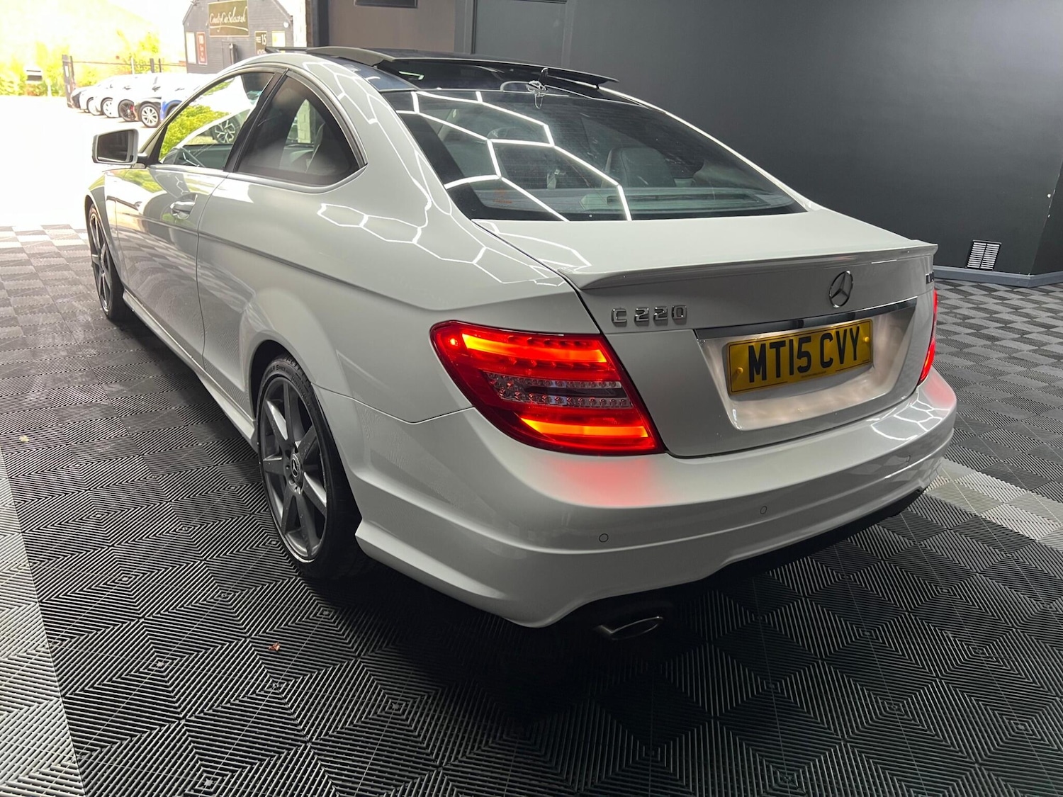 Used Mercedes-Benz C Class 2015 for sale - 76647472: Photo 7