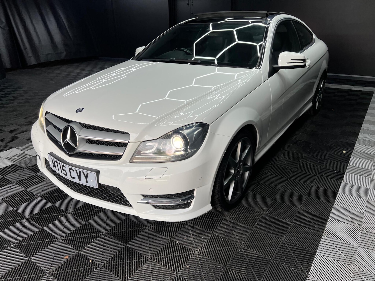 Used Mercedes-Benz C Class 2015 for sale - 76647472: Photo 9