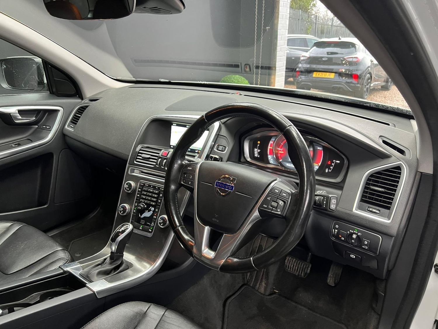 Used Volvo XC60 2015 for sale - 77387392: Photo 27