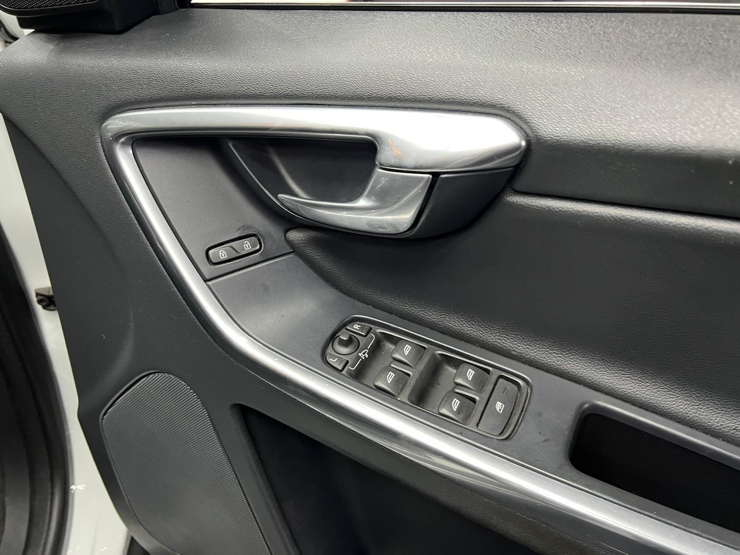 Used Volvo XC60 2015 for sale - 77387392: Photo 39