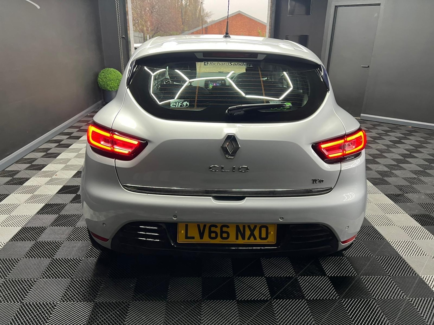 Used Renault Clio 2016 for sale - 76647466: Photo 10