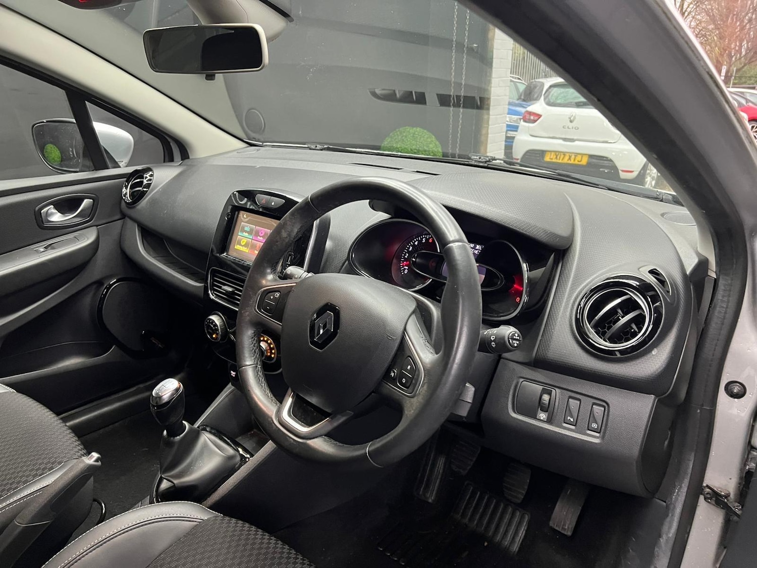 Used Renault Clio 2016 for sale - 76647466: Photo 27