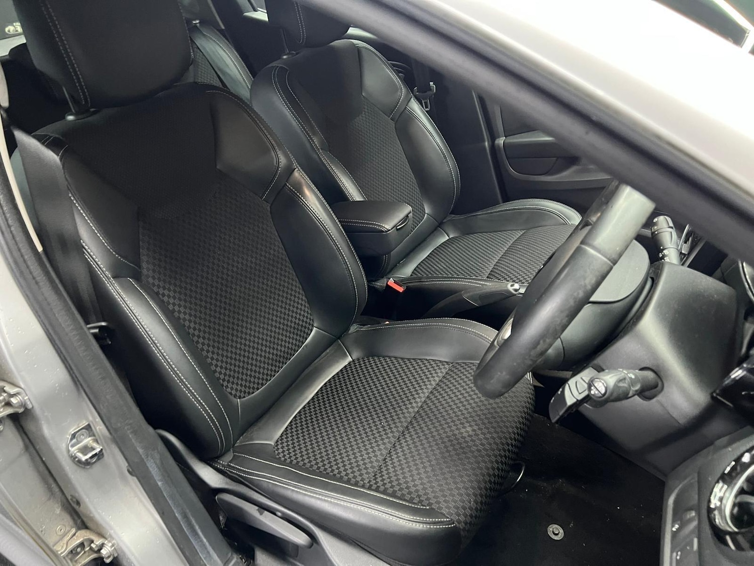 Used Renault Clio 2016 for sale - 76647466: Photo 28