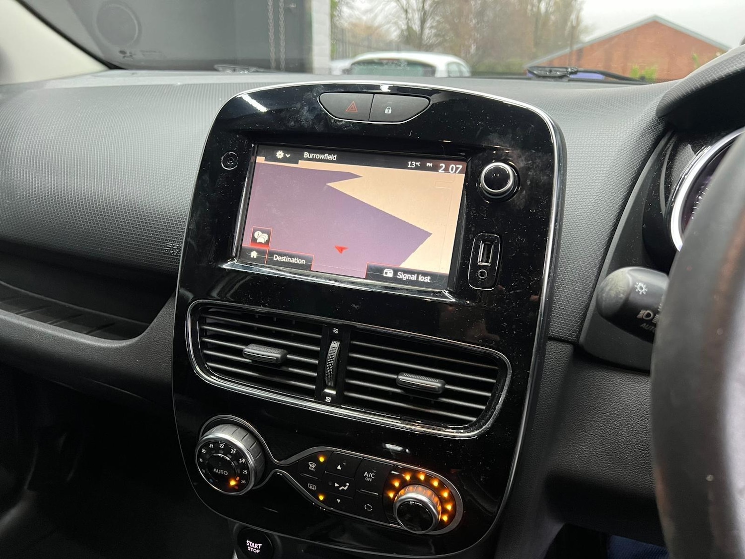 Used Renault Clio 2016 for sale - 76647466: Photo 29