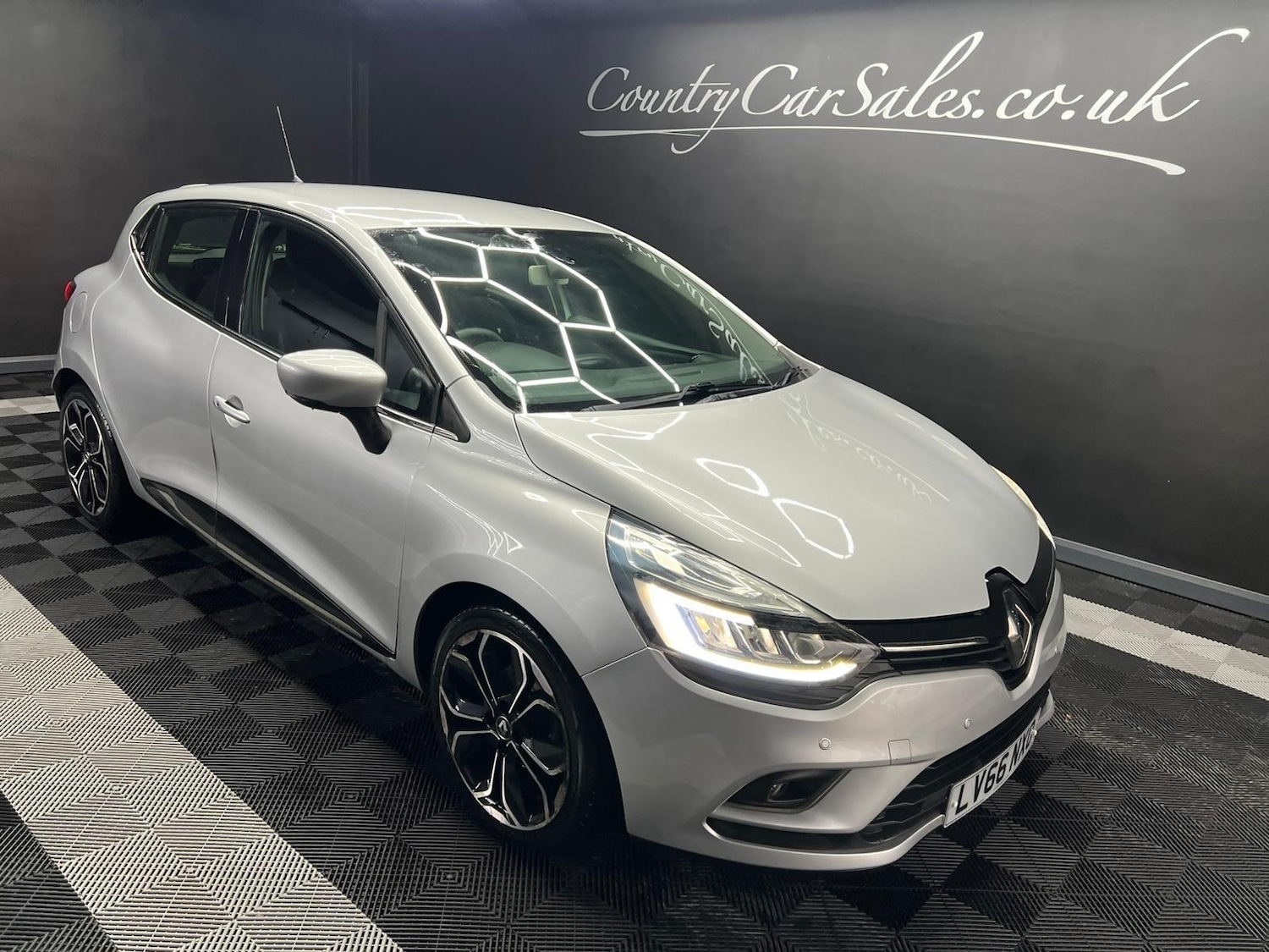 Used Renault Clio 2016 for sale - 76647466: Photo 3