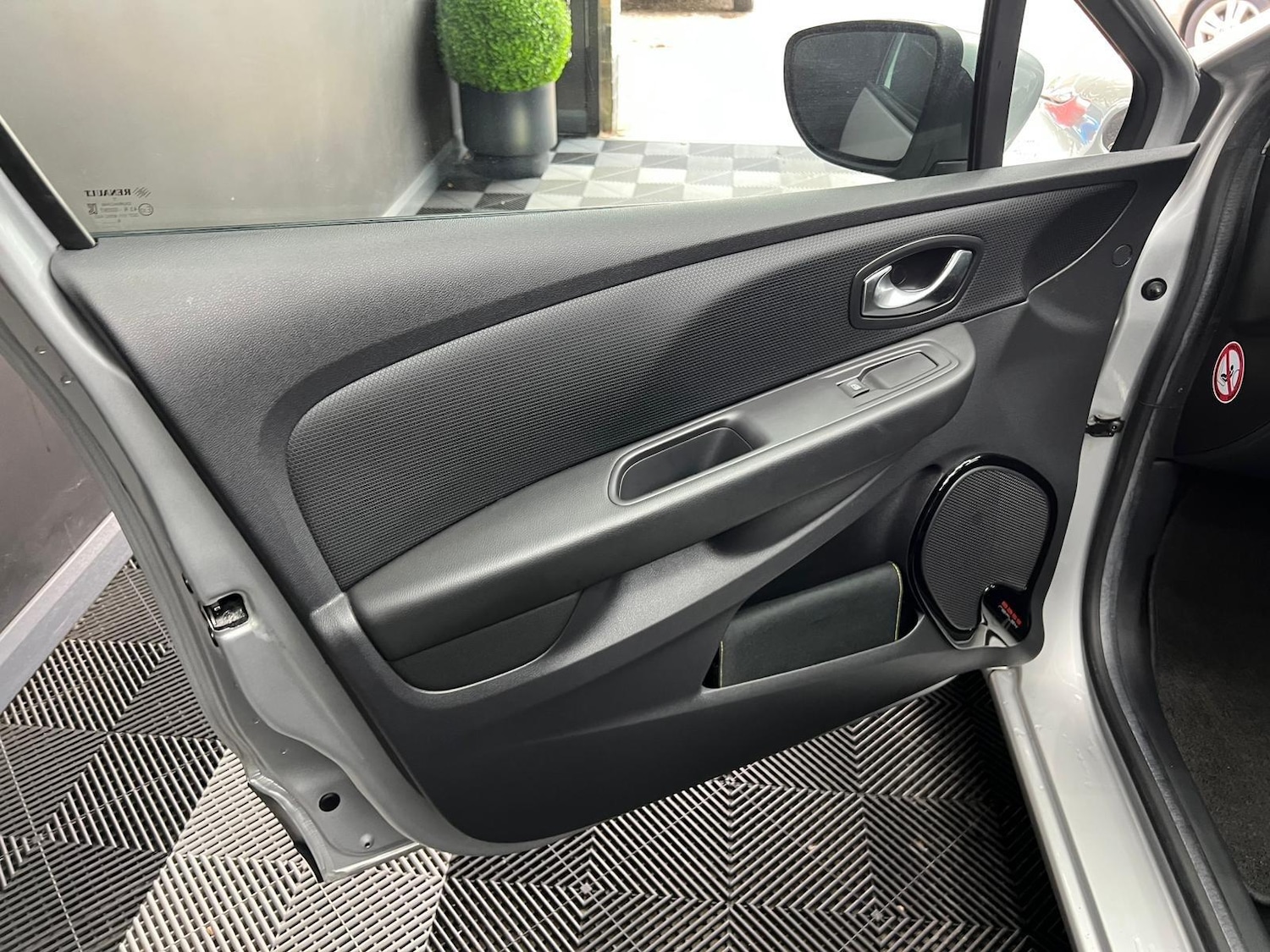 Used Renault Clio 2016 for sale - 76647466: Photo 37