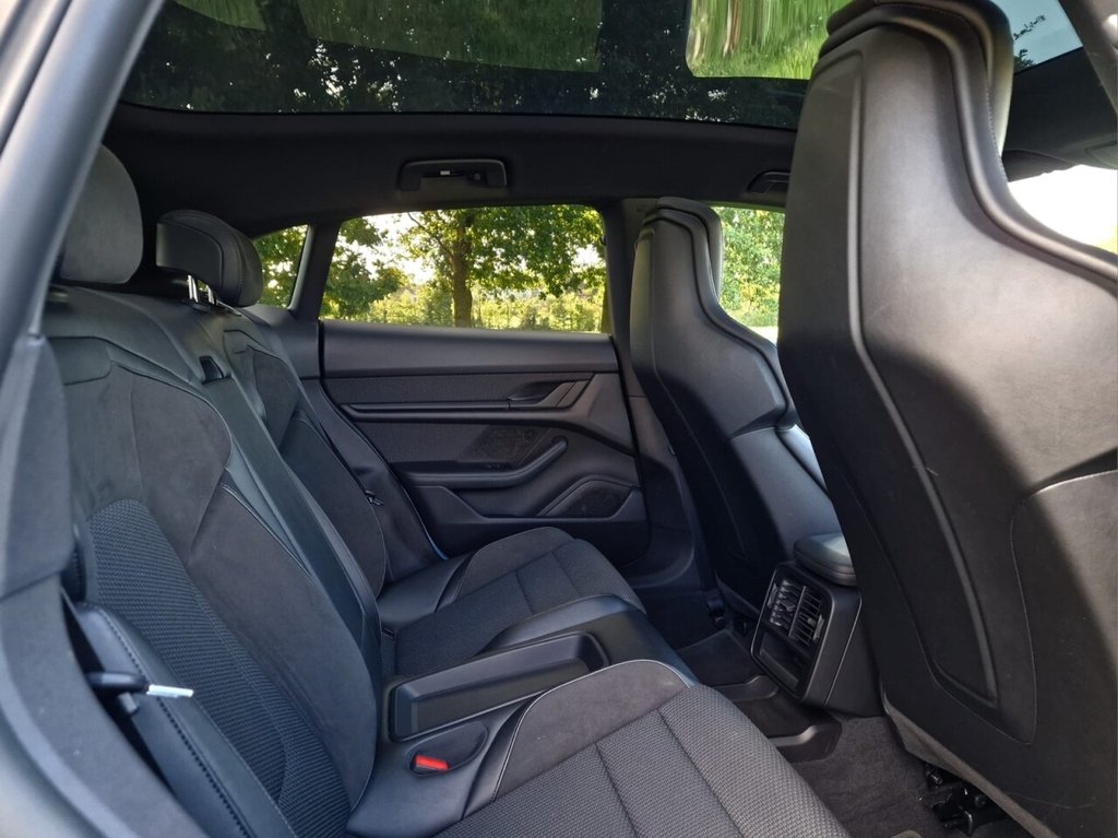 Used Porsche Taycan 2022 for sale - 76716298: Photo 10