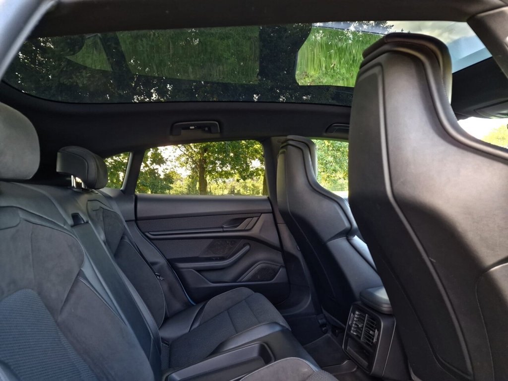 Used Porsche Taycan 2022 for sale - 76716298: Photo 11