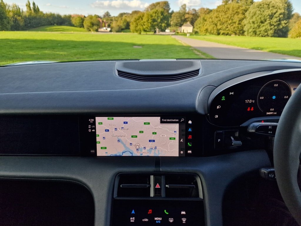 Used Porsche Taycan 2022 for sale - 76716298: Photo 13