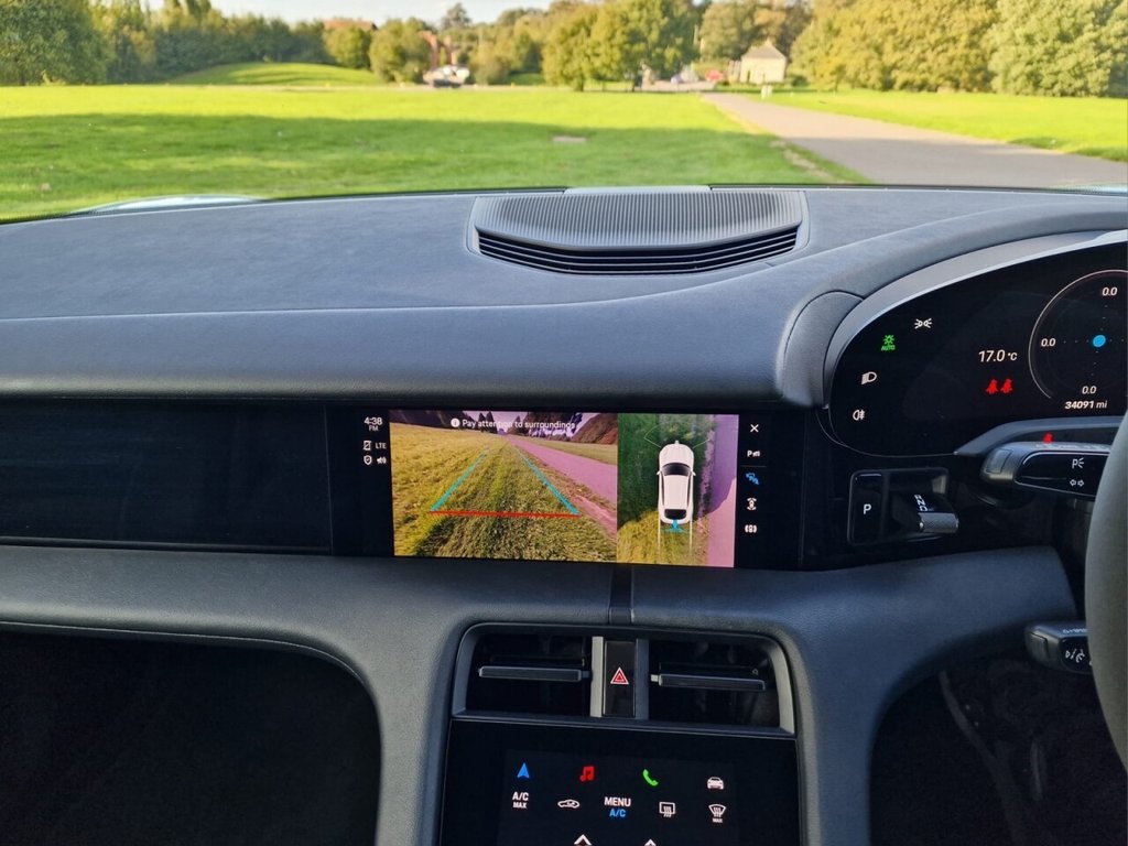 Used Porsche Taycan 2022 for sale - 76716298: Photo 14