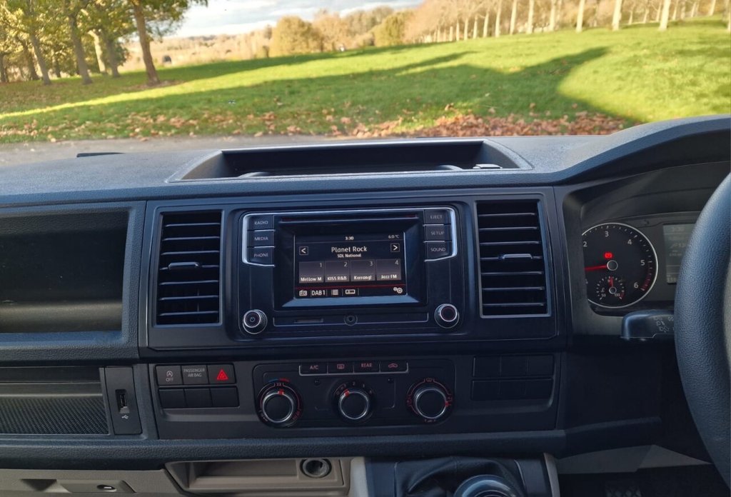 Used Volkswagen Transporter Shuttle 2018 for sale - 76716254: Photo 11