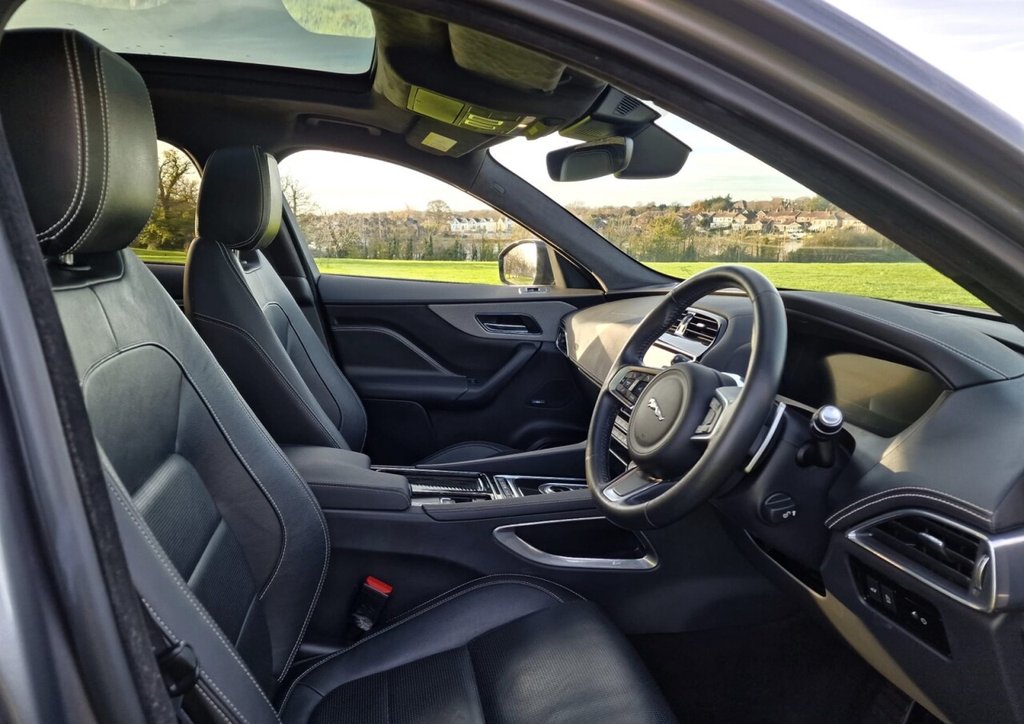 Used Jaguar F-Pace 2020 for sale - 76731210: Photo 8