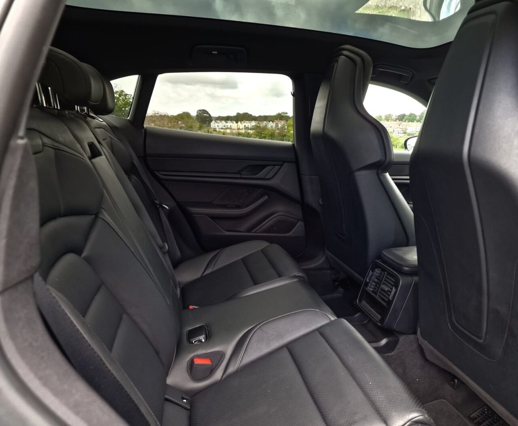 Used Porsche Taycan 2021 for sale - 76716295: Photo 10