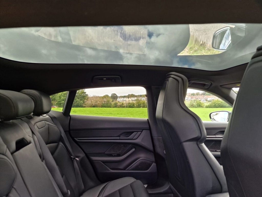 Used Porsche Taycan 2021 for sale - 76716295: Photo 11