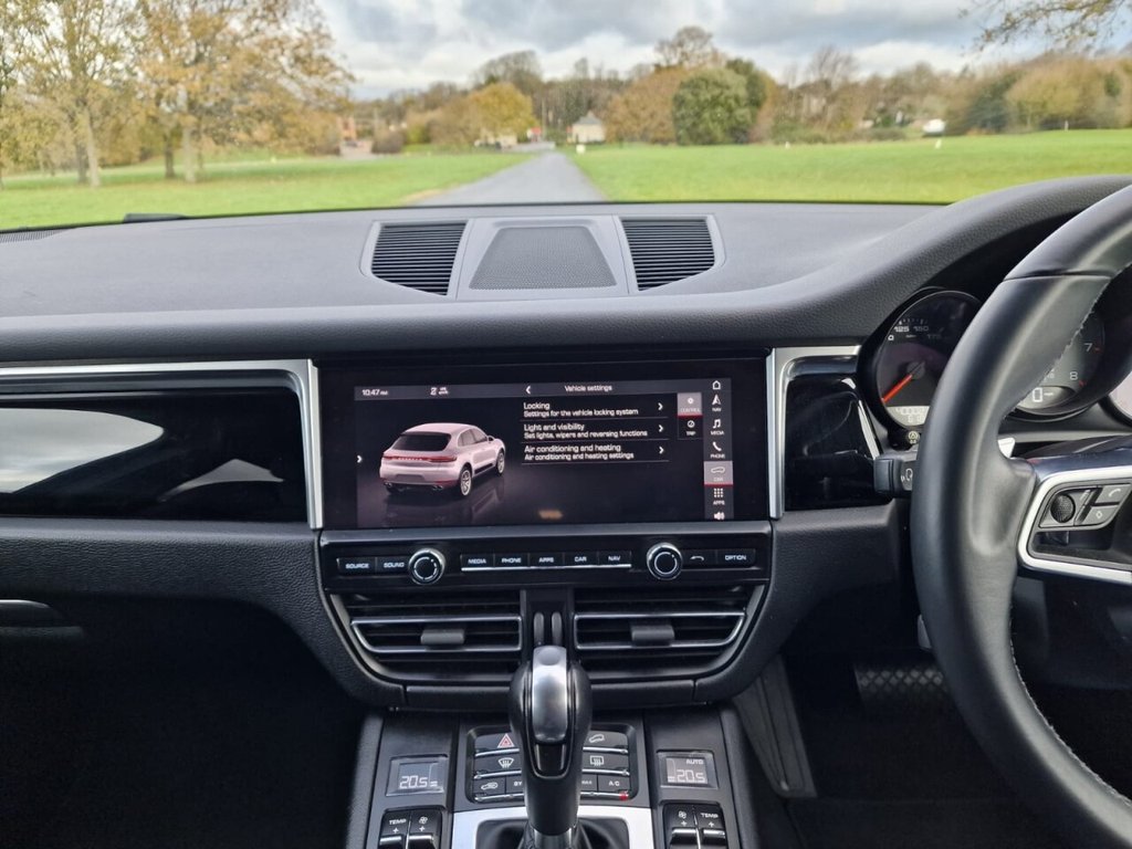 Used Porsche Macan 2019 for sale - 76716258: Photo 16