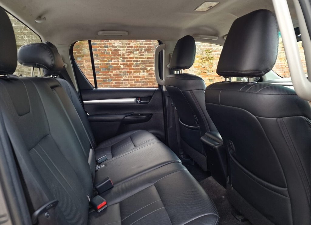 Used Toyota Hilux 2017 for sale - 77786012: Photo 10